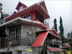 Arms Homestay & Girls Hostel