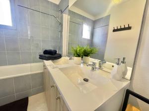 Appartements  Le Rubis  Terrasse - Wifi - Entree Autonome : photos des chambres