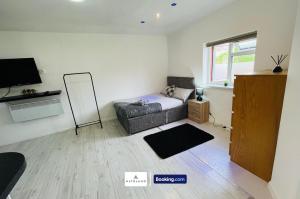 INACTIVE The Studio Serviced Apartment By AltoLuxoExperience Short Lets & Serviced Accommodation With Free Wifi