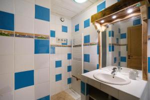 Chalets La Ferme du Soleil : photos des chambres