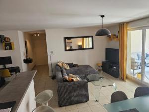 T3 Grande Terrasse, Métro Perrier