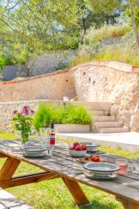Villas Maison vue colline au calme avec piscine : photos des chambres