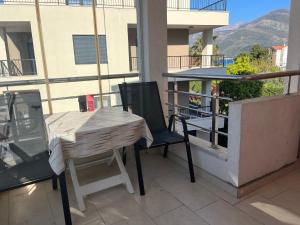 Modern Seaside Apartment with Balcony - Erika,Donja Lastva