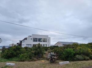 Meraki - Greek style beach house in Boggoms Bay