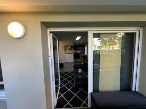 Appartements T2 cosy et renove avec terrasse - proche de Lyon : Appartement 2 Chambres