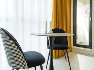 Yellow Charm Plaza Apartment Lujerului