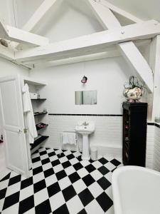 Villas Villa Ecureuils accessible a pied de la gare de Gien a 1h30 de Paris : photos des chambres