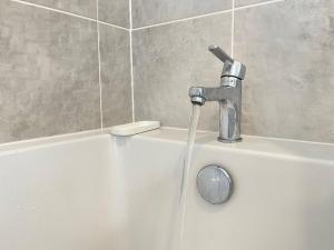 Modern,Cosy Flat near QE Hospital&Uni of Birminghm