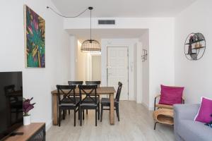 Bright & Stylish Flat In Trendy Grcia