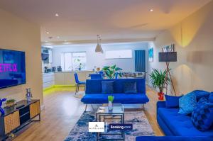 Deja Blue by AltoLuxoExperience Short Lets & Serviced Accommodation With Free Parking