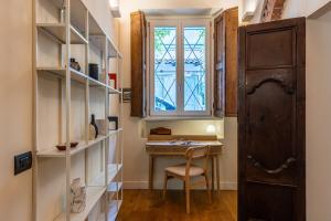 Navigli typical Milan home with private courtyard