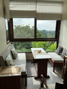 Paradiso- Fort View Duplex Apartment