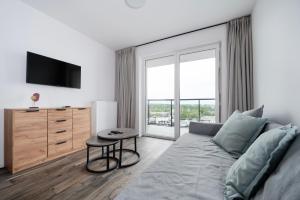 Manufaktura Comfort Apartment by BookingHost