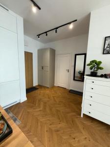 Apartament Viva La France nad Jeziorem Długim