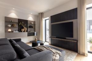 Stylish Waterfront stay with Lounge Terrace & Sauna