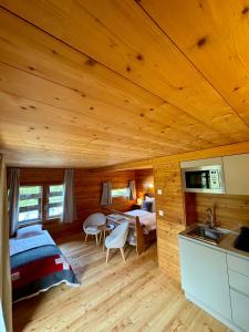 Les Mazots du Hameau des Biquettes - Charme Alpin et Cuisine équipée