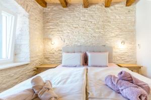 Apartments with parking space Skrip, Brac - 23826