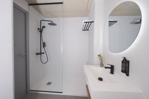 Deluxe Double or Twin Room room in Hotel Cisneros