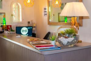 Hotels Hotel Les Oliviers : photos des chambres