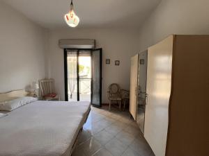 Beach Apartment Cattolica 2min to Beach AC w Parking - Il Lupo Affitta