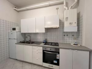 Beach Apartment Cattolica 2min to Beach AC w Parking - Il Lupo Affitta