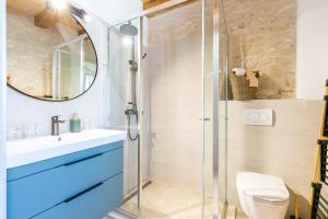 Apartments with parking space Skrip, Brac - 23826