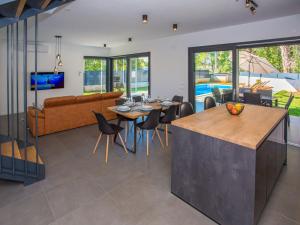 Villa Villa Eva Tar by Interhome