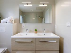 Maisons de vacances Holiday Home Le Pre Tarin by Interhome : photos des chambres