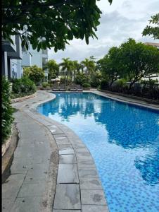 Queen V Staycation Tower C