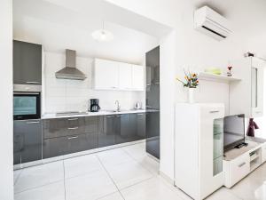 Holiday Home Nekić by Interhome