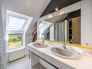 Maisons de vacances Holiday Home Karvez by Interhome : photos des chambres