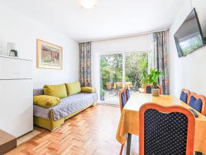 Apartment Apartmani Pintar-1 by Interhome