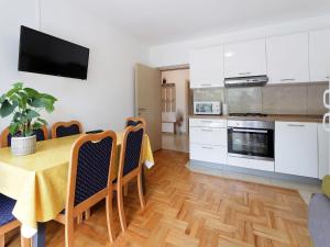 Apartment Apartmani Pintar-1 by Interhome