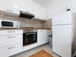 Apartment Apartmani Pintar-1 by Interhome