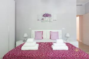 Sea View Rome Luxe Stay - 7 pax, 2 baths, 100mt from the sea, A-C, terrace