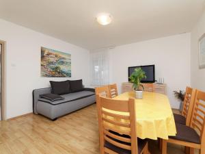 Apartment Apartmani Pintar-2 by Interhome