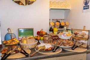 Hotels Hotel Les Oliviers : photos des chambres