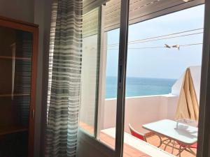 Terrace with Stunning View 5 Min to Beach