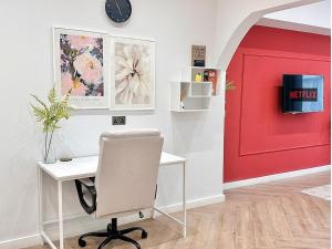 Colson - Best Find in Portsmouth, Sleeps 4, Centrally Located near City Centre, Gunwharf and University, Pool Table