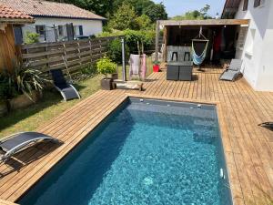 Maisons de vacances Maison 8 personnes avec piscine : Maison 4 Chambres