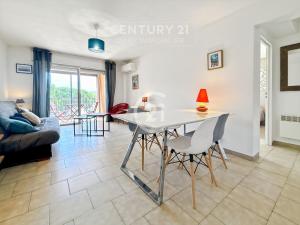 La Roseraie Calvi, bord de mer