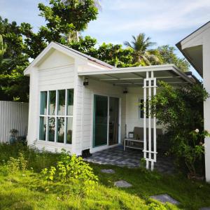 Cozy house by the sea