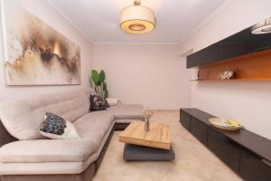 Chic & Serene Apartment-Your Relaxing Oasis