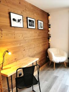 B&B / Chambres d'hotes Les 9 Neves, Restaurant & Chambres d-hotes : photos des chambres