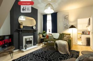 2 BR Apartment By Littlepiggyrentals Short Lets & Serviced Accommodation Leicester With Wi-Fi, Free Parking & Outdoor Area