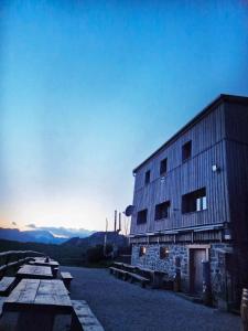 DOMŽALSKI DOM na Veliki Planini 