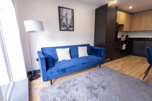 Modern Borehamwood Flat - 2 Min Walk to Station