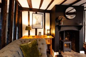 2 Bedroom Cottage in Debenham - The Old Toll House
