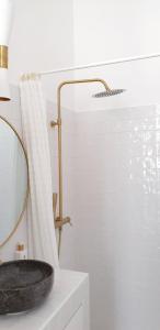 Maisons d'hotes Chambre d-hote lumineuse et elegante Bordeaux Centre : photos des chambres