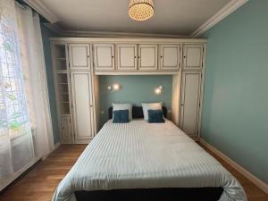 Grand T3 90m2 Haussmanien avec suite en centre ville et parking TOUT inclus